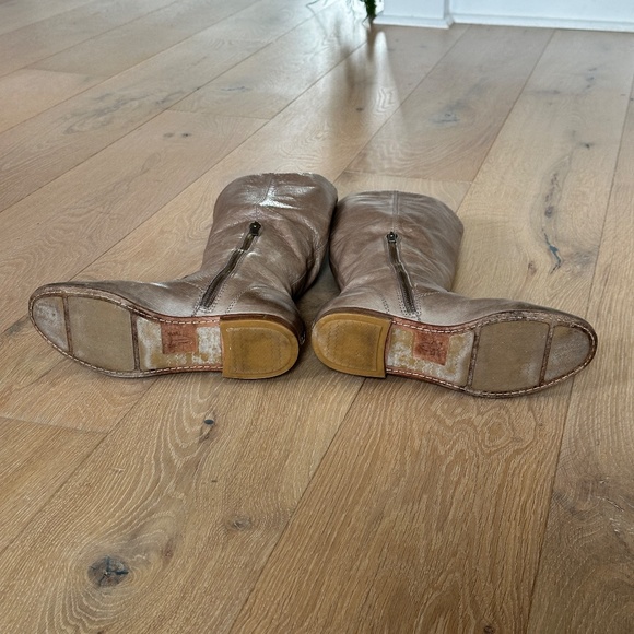Frye Pull on Leather Boot, 8.5 - Picture 2 of 6